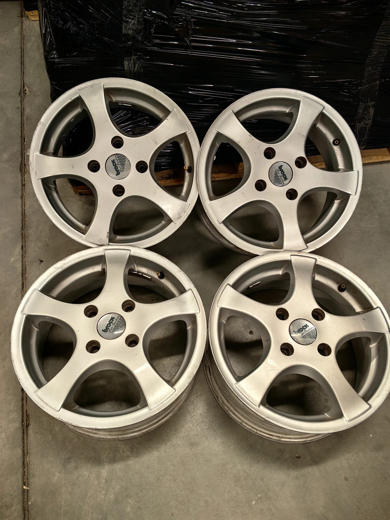 Джанти, снимка 2 - Гуми и джанти - 53953470