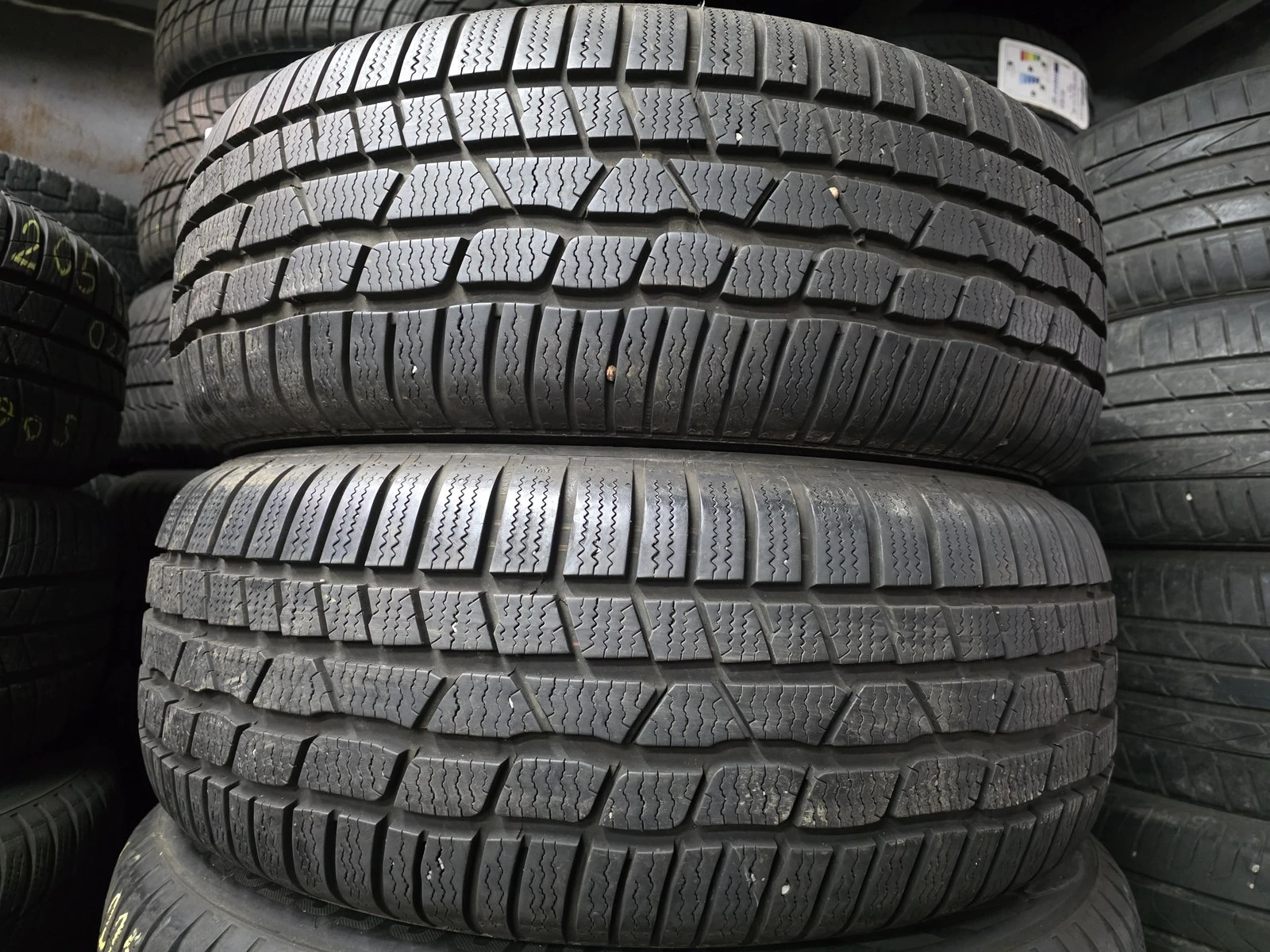 Гуми Зимни 215/60R16, снимка 3 - Гуми и джанти - 56724877