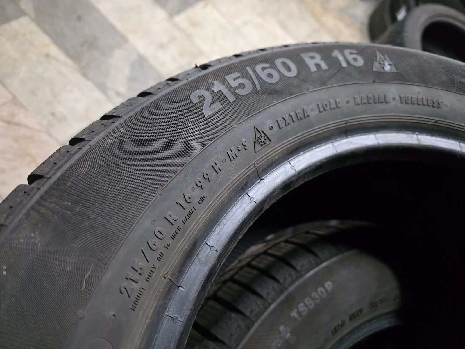 Гуми Зимни 215/60R16, снимка 5 - Гуми и джанти - 56724877