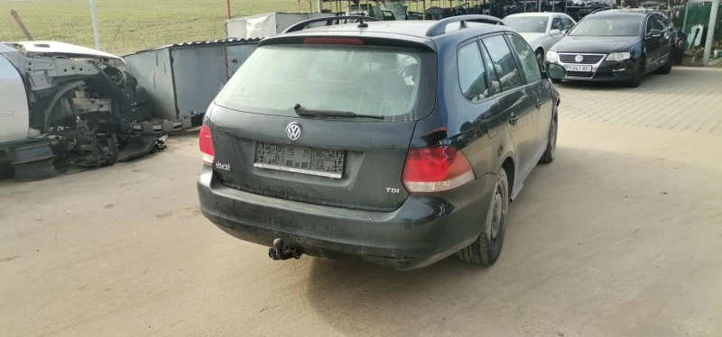 VW Golf 1.6, снимка 3 - Автомобили и джипове - 43775118