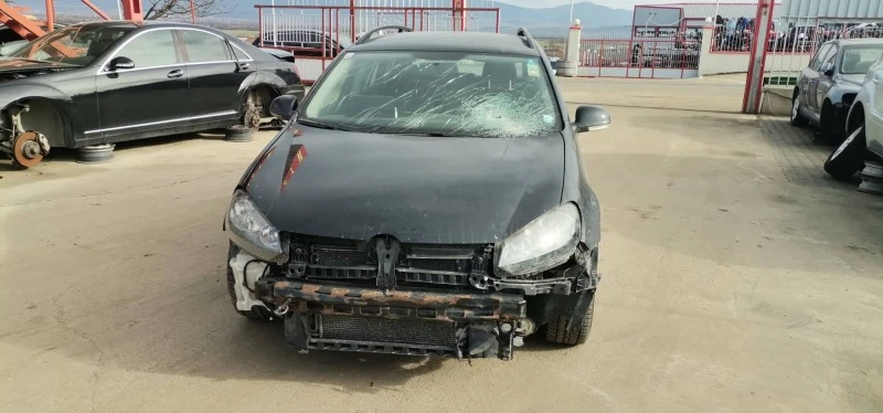 VW Golf 1.6, снимка 2 - Автомобили и джипове - 43775118