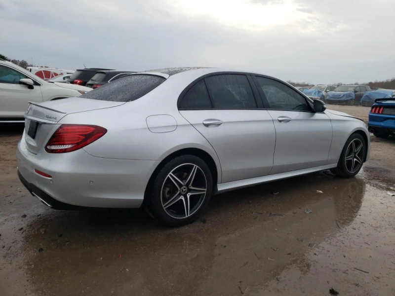 Mercedes-Benz E 300 4MATIC, снимка 3 - Автомобили и джипове - 48146054