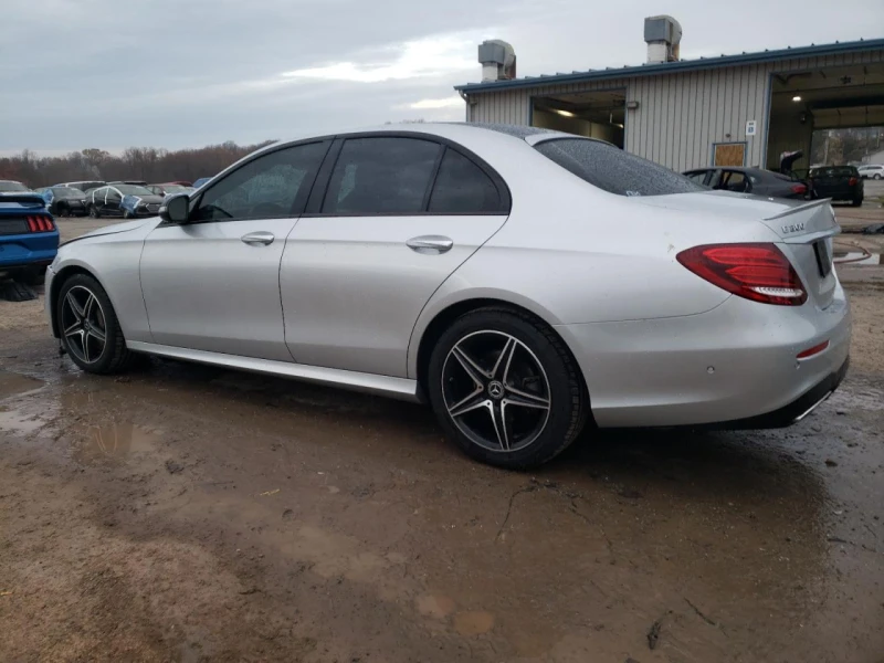 Mercedes-Benz E 300 4MATIC, снимка 2 - Автомобили и джипове - 48146054