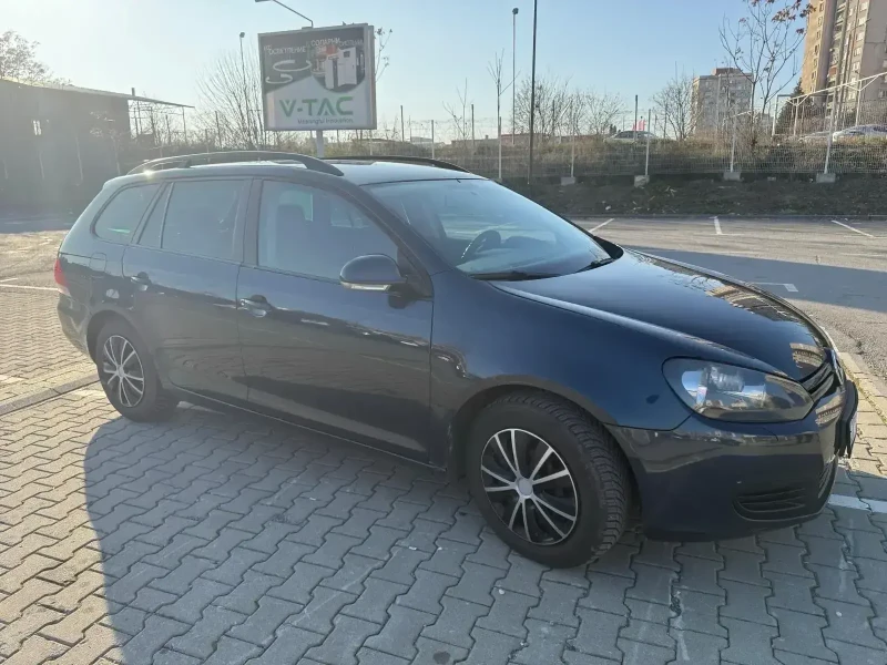 VW Golf, снимка 1 - Автомобили и джипове - 48695397