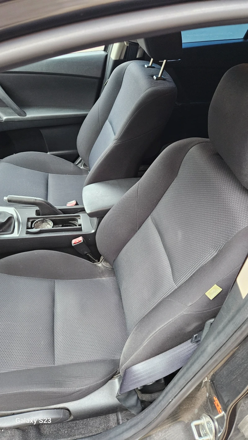 Mazda 3, снимка 10 - Автомобили и джипове - 52066157