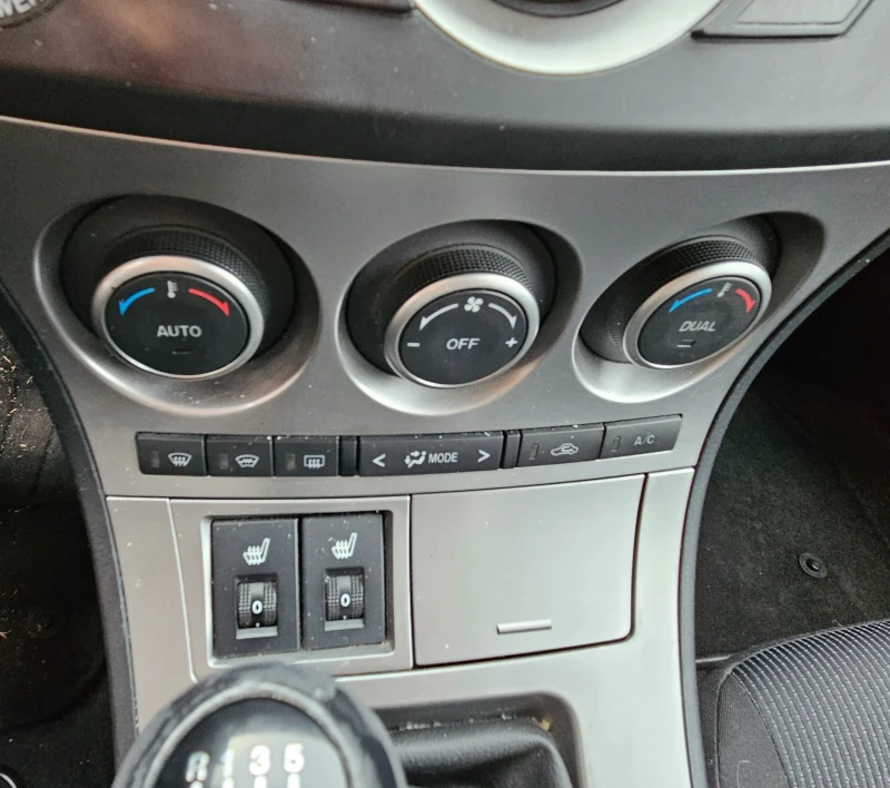 Mazda 3, снимка 5 - Автомобили и джипове - 52066157