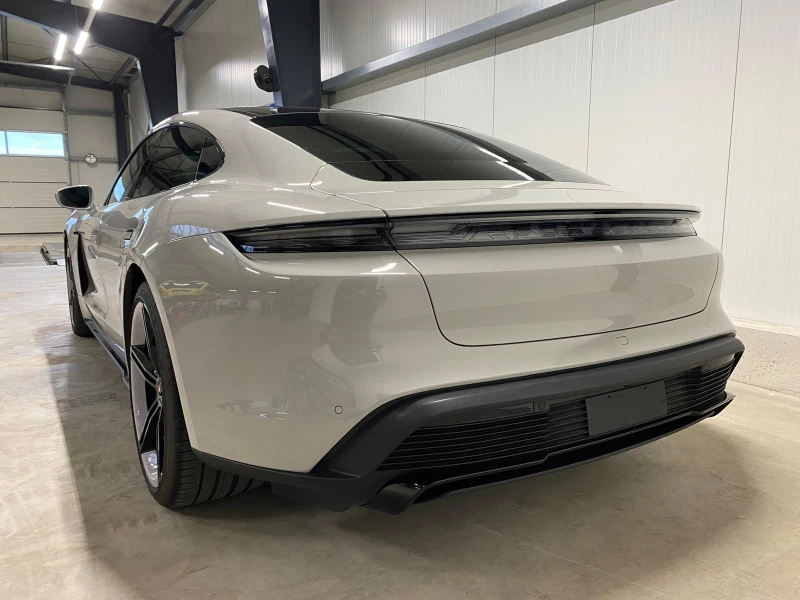 Porsche Taycan GTS* Chrono* HuD* Pano, снимка 3 - Автомобили и джипове - 52535032