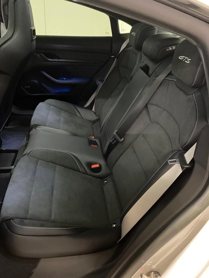 Porsche Taycan GTS* Chrono* HuD* Pano, снимка 12 - Автомобили и джипове - 52535032