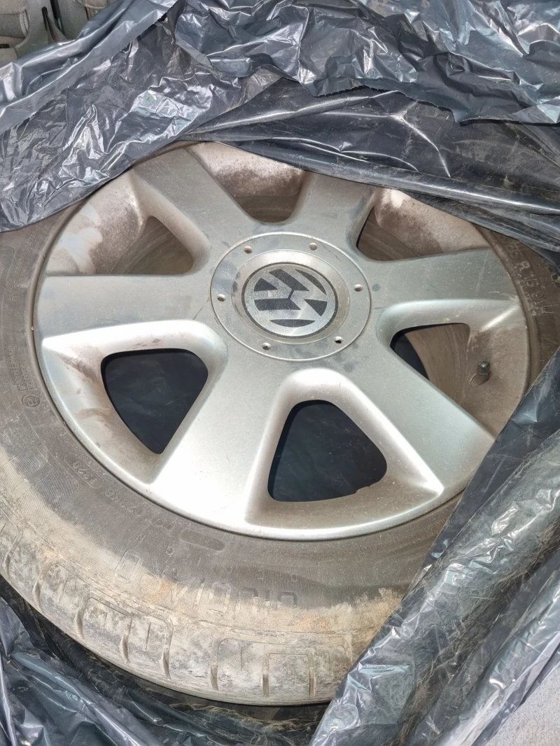 VW Touran, снимка 10 - Автомобили и джипове - 52673438