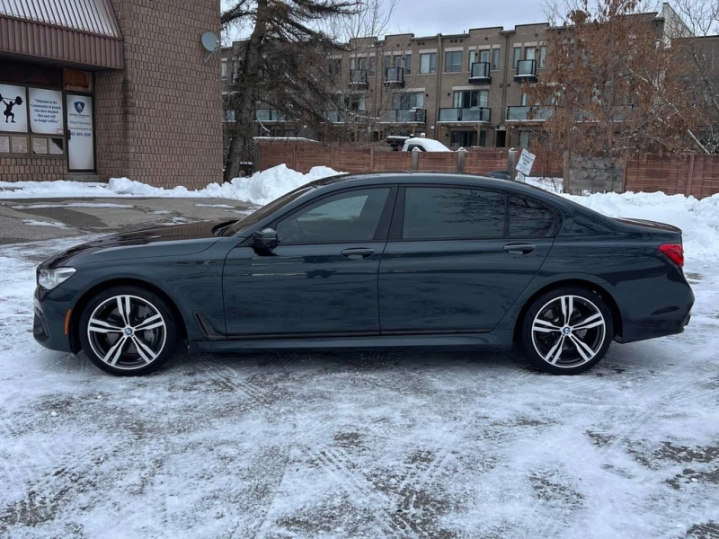 BMW 750 2019 xDrive Sedan * CARFAX * БЕЗ ПЪРВОНАЧАЛНА, снимка 3 - Автомобили и джипове - 52769099