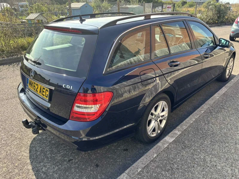 Mercedes-Benz C 220 CDI, снимка 2 - Автомобили и джипове - 52942690