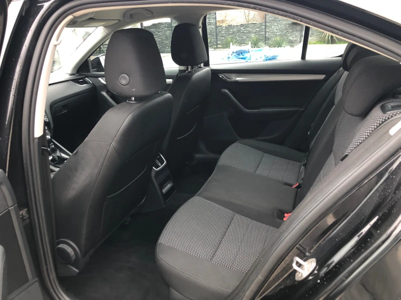Skoda Octavia 1.6TDI ТОП 100х.км.!!!, снимка 15 - Автомобили и джипове - 53010485