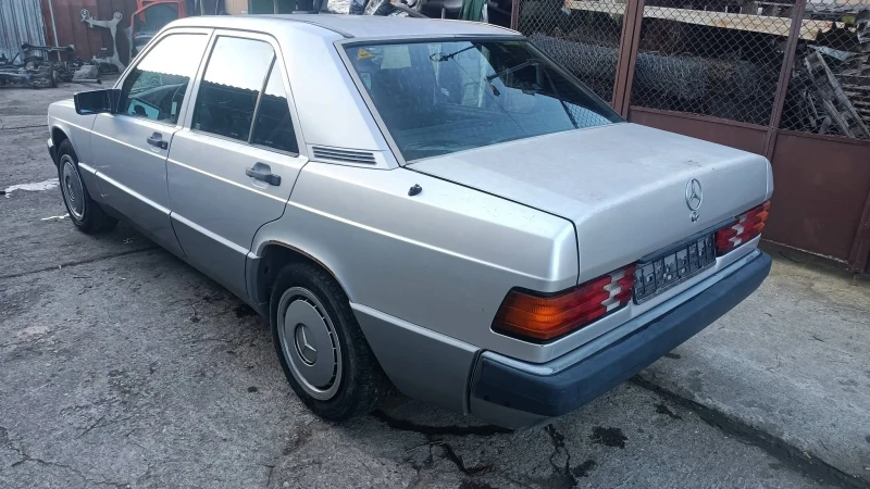 Mercedes-Benz 190 2.0 бензин , снимка 4 - Автомобили и джипове - 53134365
