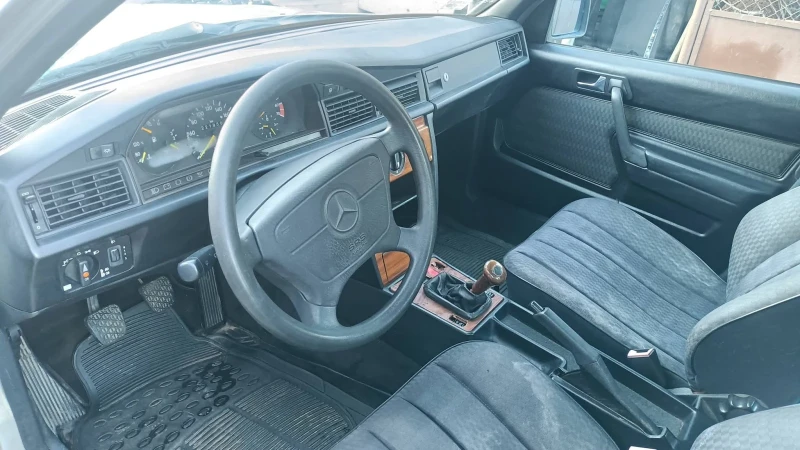 Mercedes-Benz 190 2.0 бензин , снимка 6 - Автомобили и джипове - 53134365