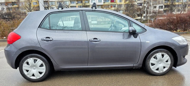 Toyota Auris, снимка 5 - Автомобили и джипове - 53375559
