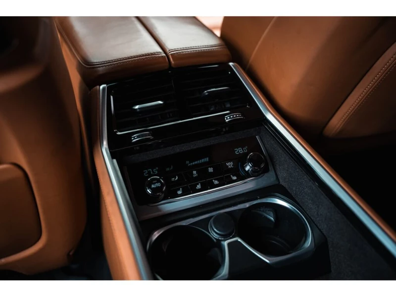 BMW 750 * 750Li| BOWERS & WILKINS| MASSAGE| CARPLAY * CARF, снимка 15 - Автомобили и джипове - 53573759