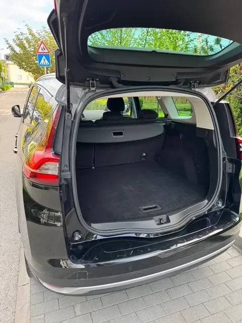 Renault Scenic, снимка 12 - Автомобили и джипове - 52666415