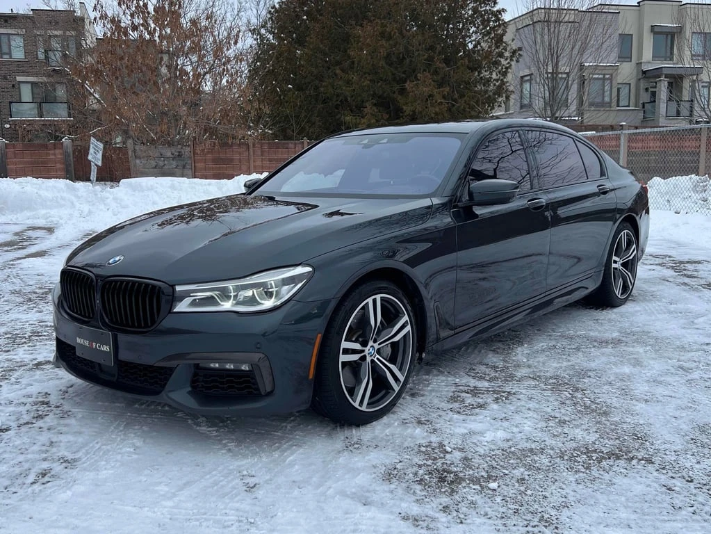BMW 750 2019 xDrive Sedan * CARFAX * БЕЗ ПЪРВОНАЧАЛНА, снимка 1
