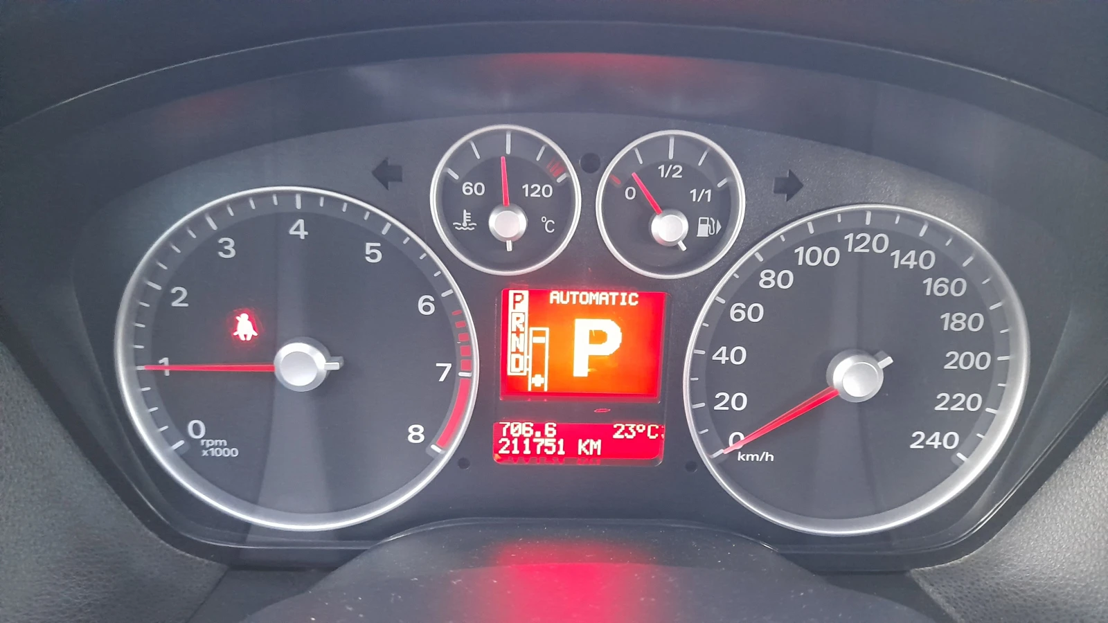 Ford Focus 2.0i - AVTOMAT  | Mobile.bg — изображение 15