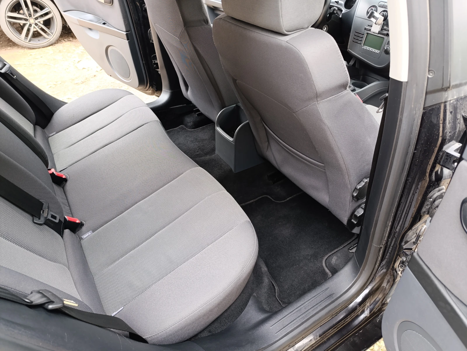 Seat Leon 1.6i 102к.с. ГАЗ - изображение 8