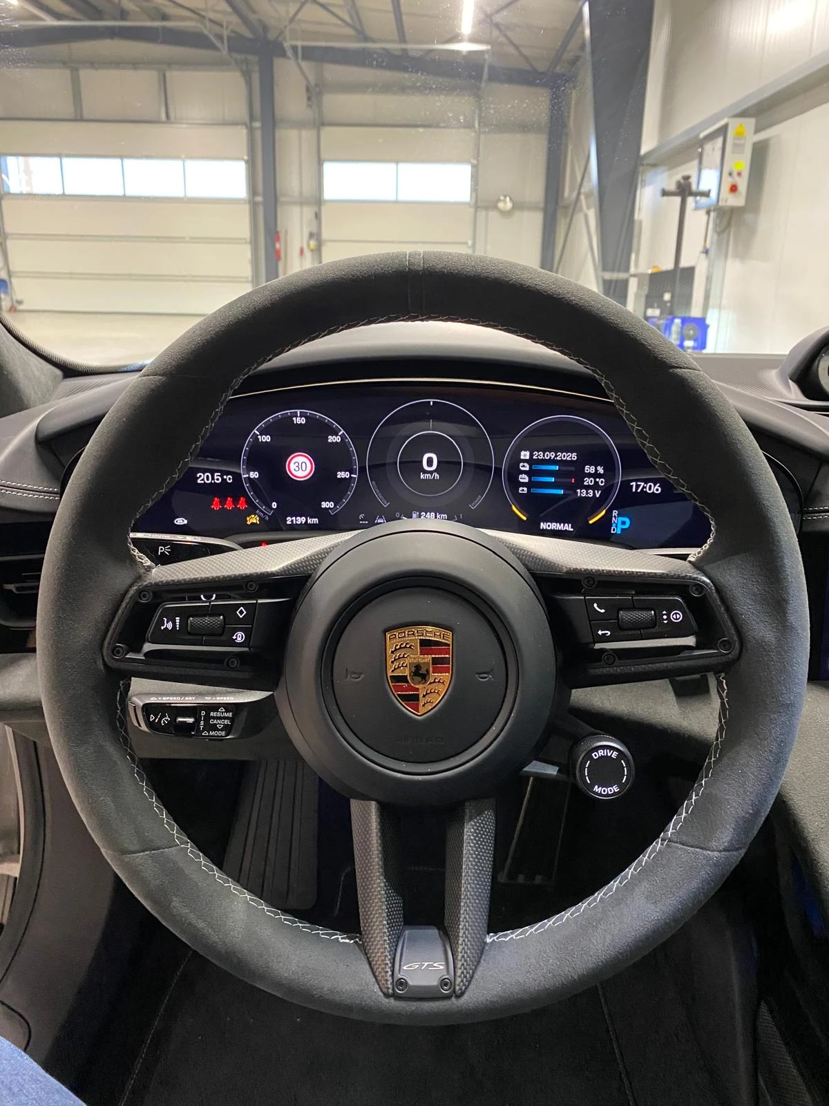Porsche Taycan GTS* Chrono* HuD* Pano | Mobile.bg   13