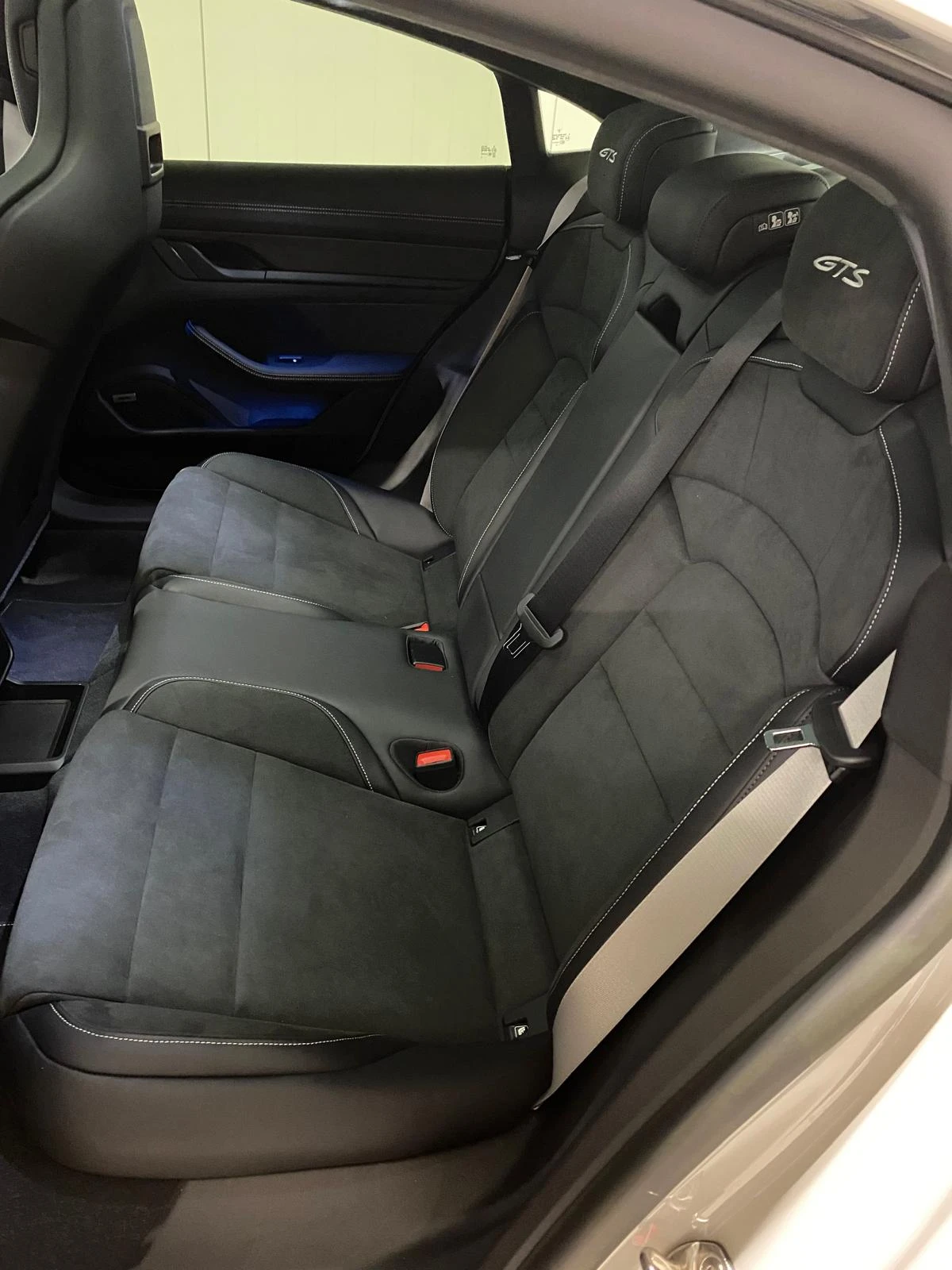 Porsche Taycan GTS* Chrono* HuD* Pano | Mobile.bg   12