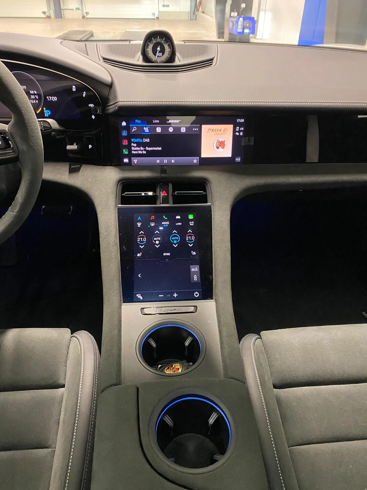 Porsche Taycan GTS* Chrono* HuD* Pano - изображение 9