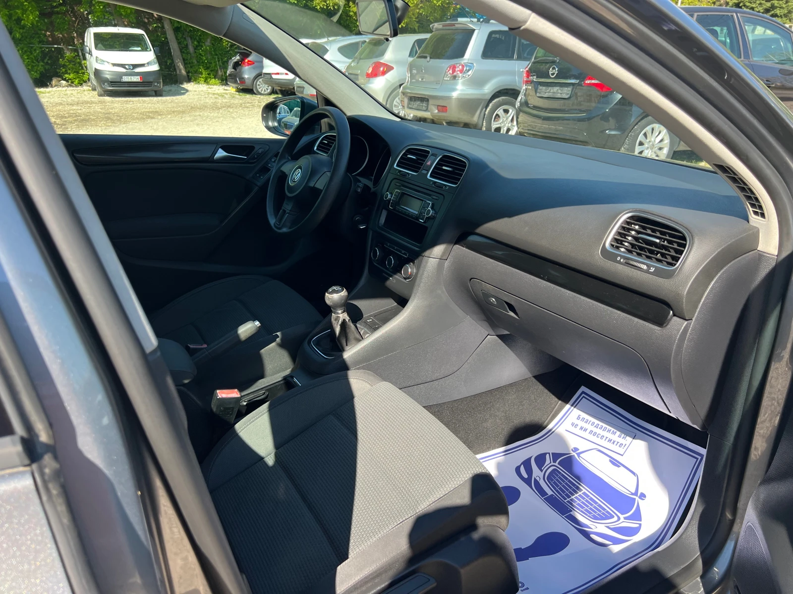 VW Golf 1.6 TDI, снимка 12 - Автомобили и джипове - 52550829