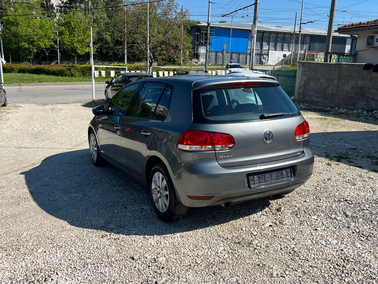 VW Golf 1.6 TDI, снимка 5 - Автомобили и джипове - 52550829