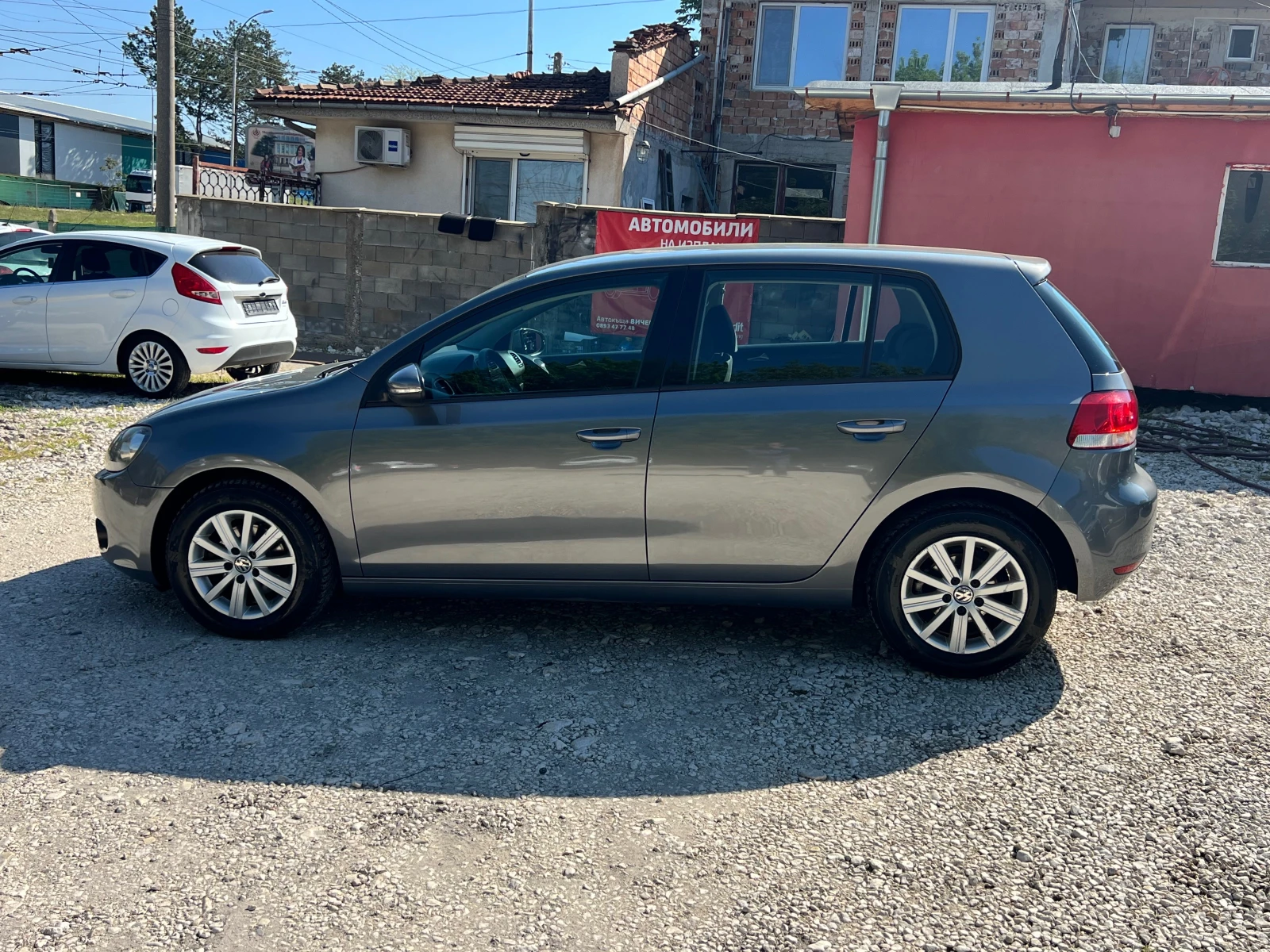 VW Golf 1.6 TDI, снимка 6 - Автомобили и джипове - 52550829