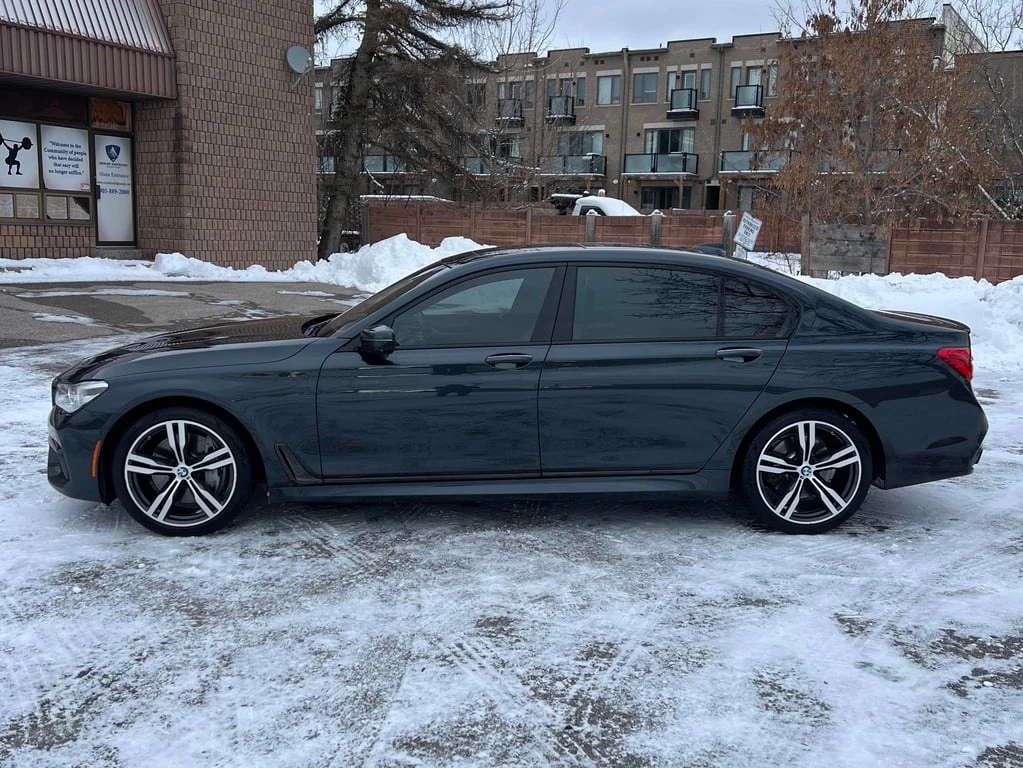 BMW 750 2019 xDrive Sedan * CARFAX * БЕЗ ПЪРВОНАЧАЛНА - изображение 3