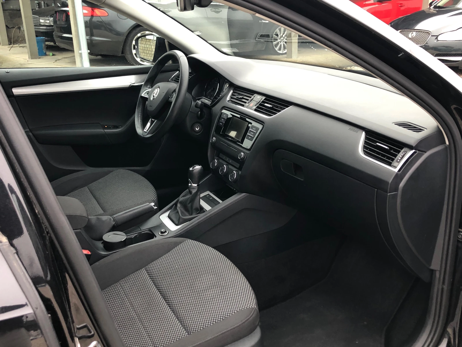 Skoda Octavia 1.6TDI ��� 100�.��.!!! | Mobile.bg � ����������� 13