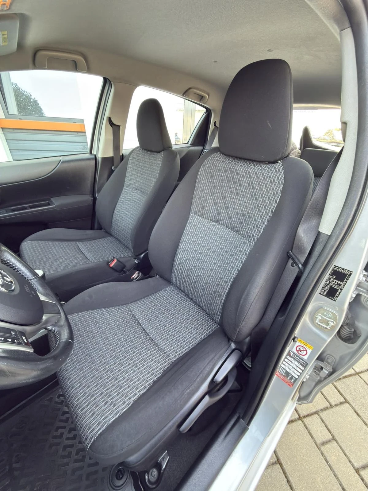 Toyota Yaris 1.4 90cc NAVI | Mobile.bg � ����������� 12