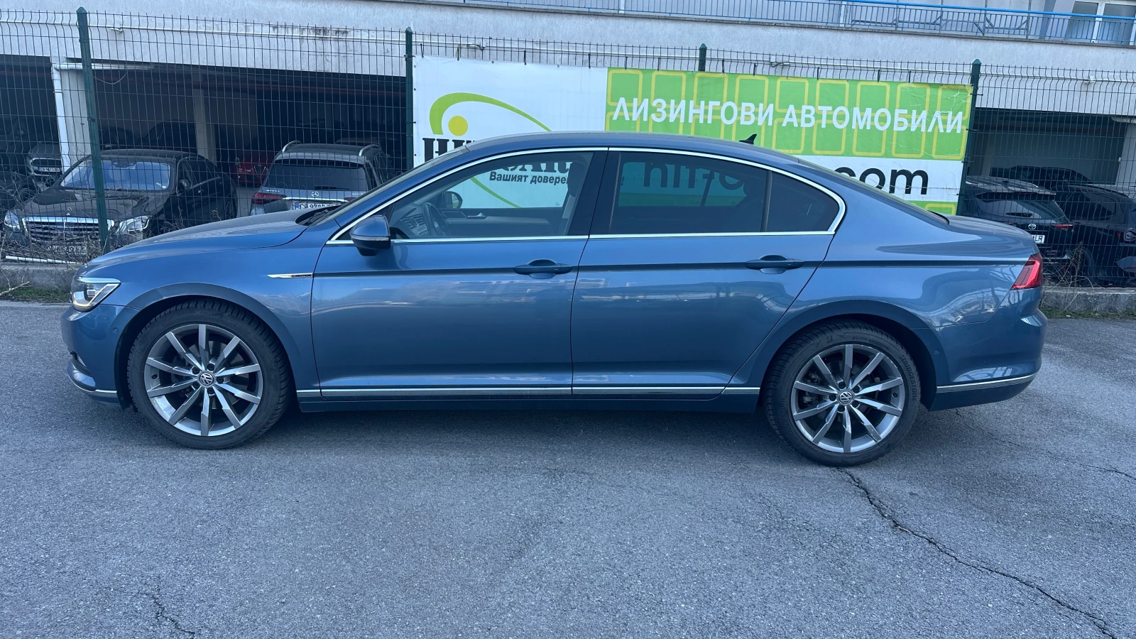 VW Passat 2.0 TDI 4Motion от България, снимка 4 - Автомобили и джипове - 53864477