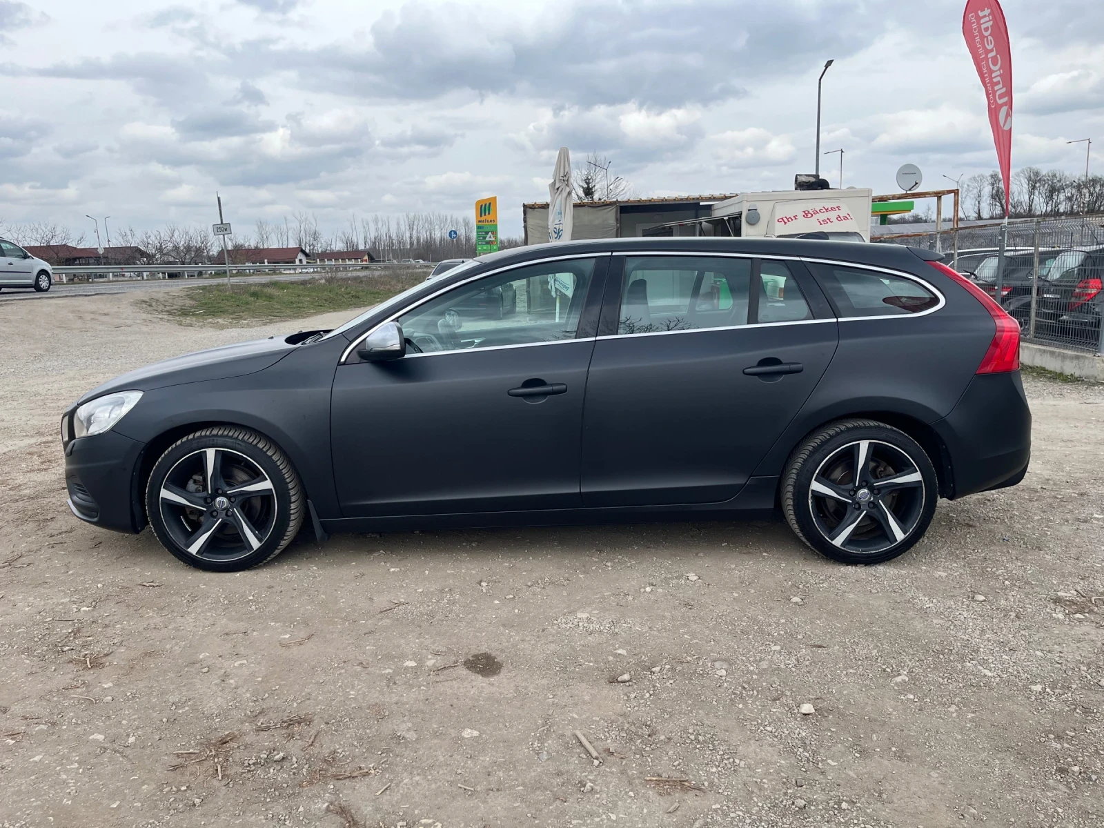 Volvo V60 2.0TDI-163-R-DEZIGN-MAT-NAVI-ITALIA, снимка 14 - Автомобили и джипове - 53895812