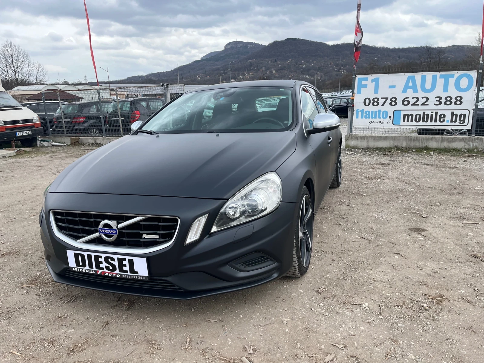 Volvo V60 2.0TDI-163-R-DEZIGN-MAT-NAVI-ITALIA