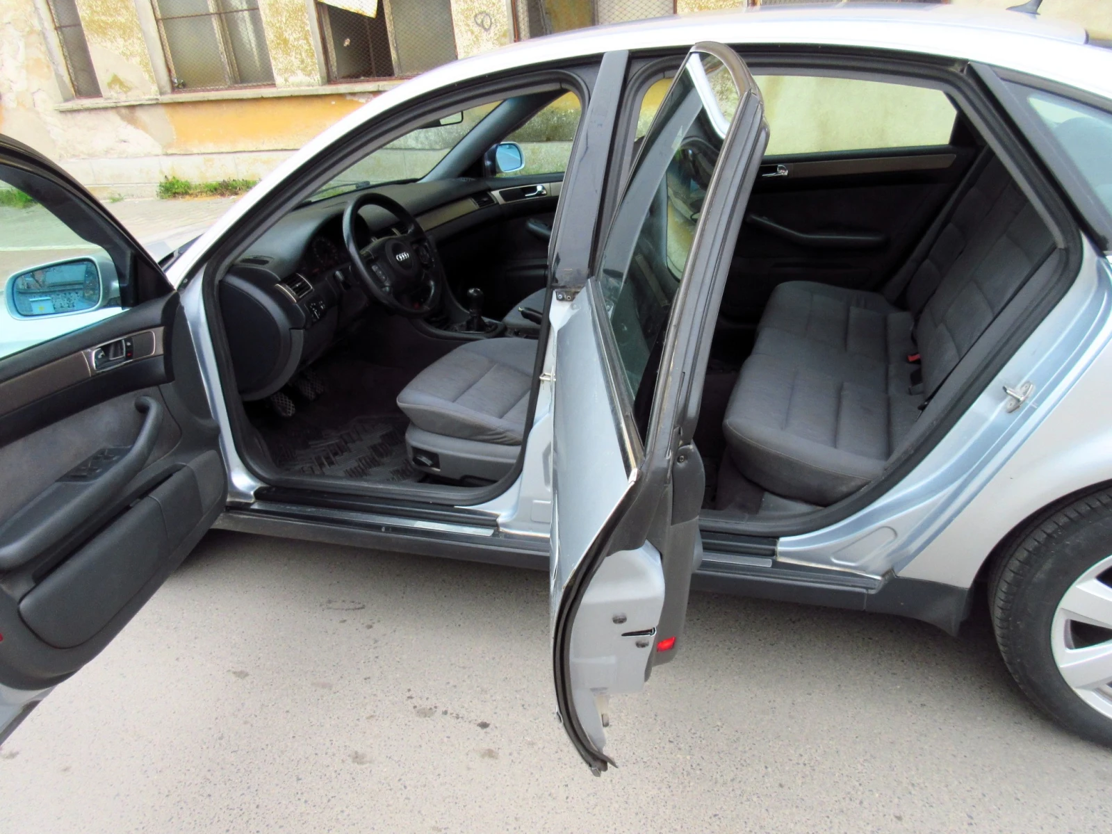 Audi A6 1.9 TDI , снимка 9 - Автомобили и джипове - 54219227