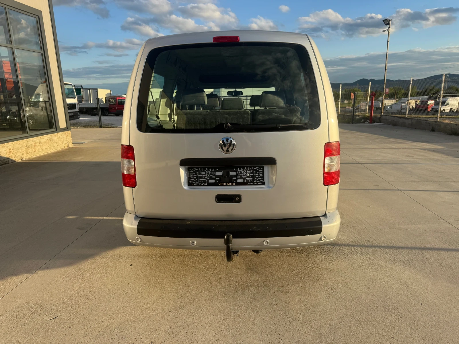 VW Caddy 2.0TDI 140 MAXI, снимка 4 - Автомобили и джипове - 54598237