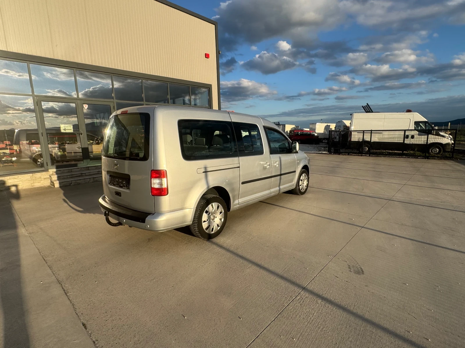 VW Caddy 2.0TDI 140 MAXI, снимка 6 - Автомобили и джипове - 54598237