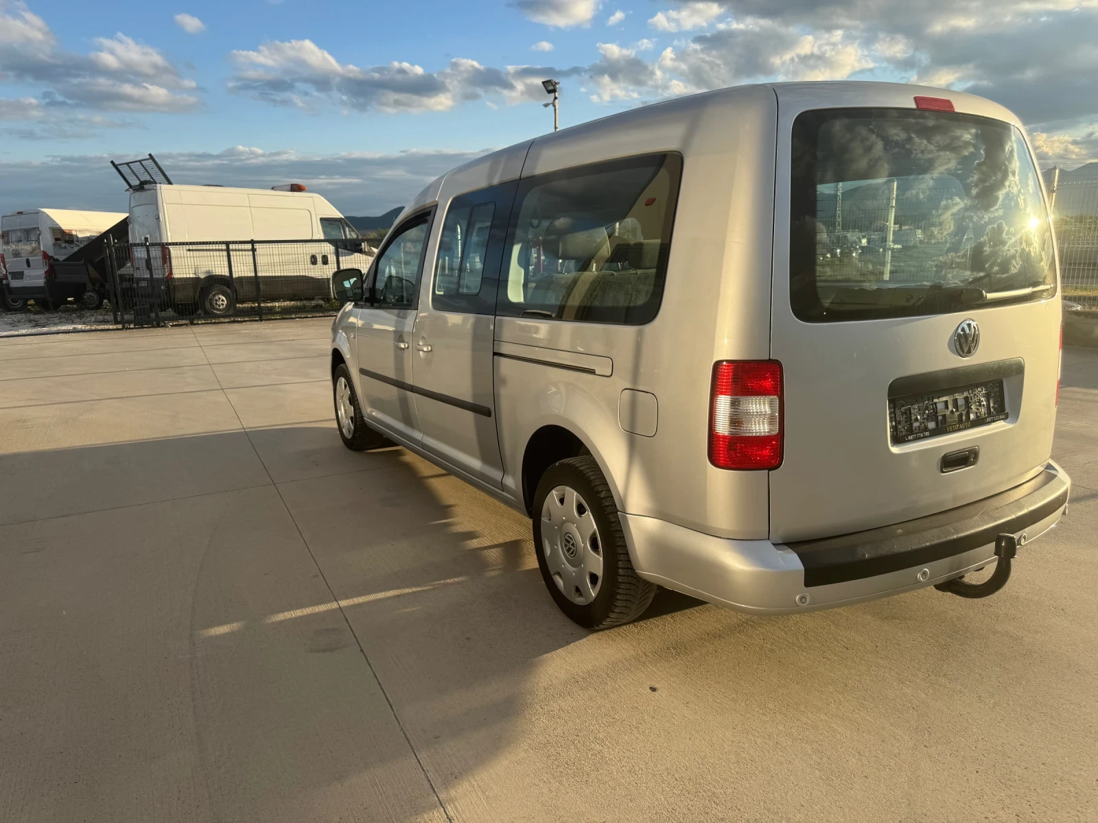 VW Caddy 2.0TDI 140 MAXI, снимка 3 - Автомобили и джипове - 54598237