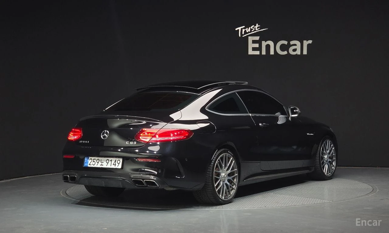 Mercedes-Benz C 63 AMG BURMESTER* CARBON* LANE* ASSIST* , снимка 2 - Автомобили и джипове - 54741727