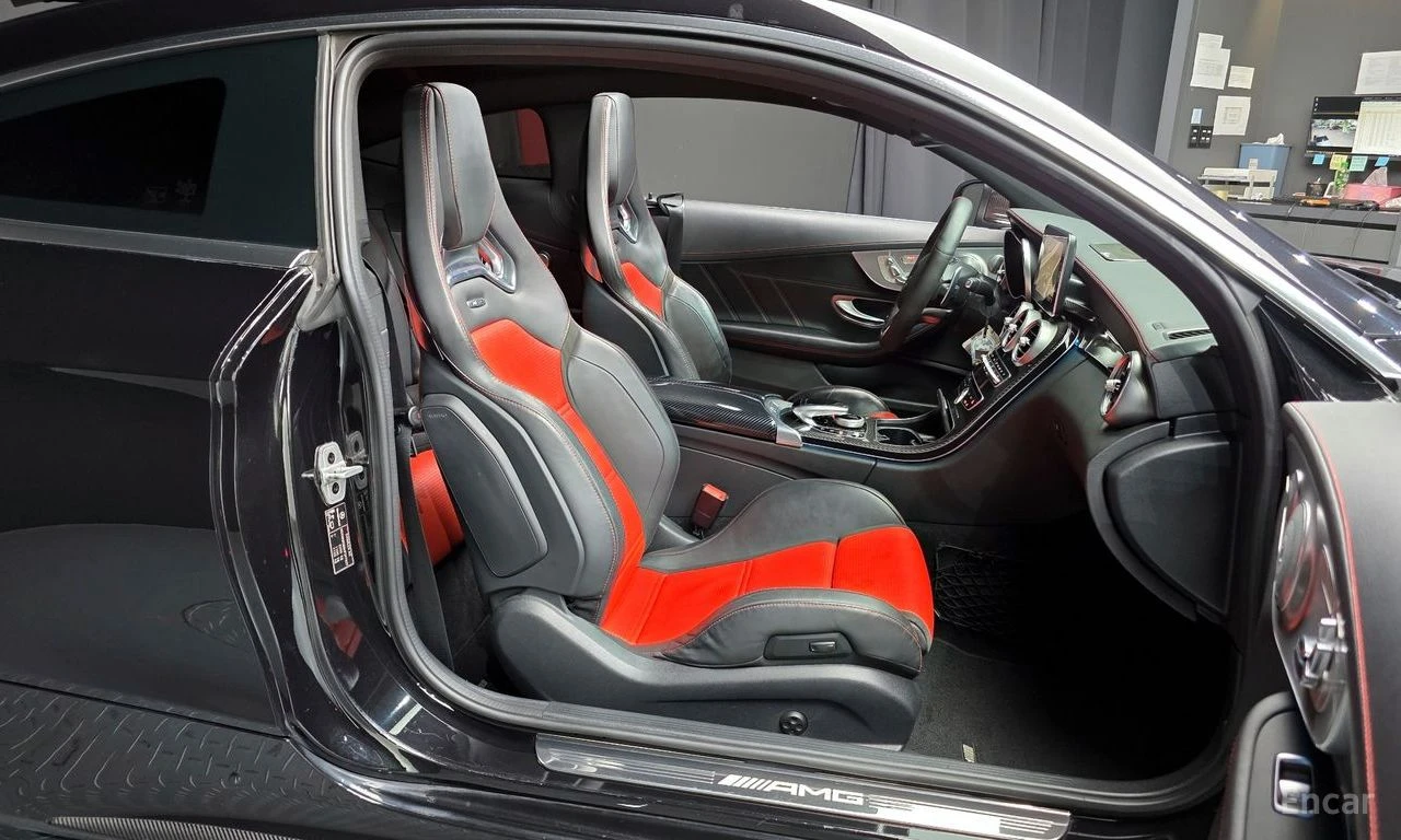 Mercedes-Benz C 63 AMG BURMESTER* CARBON* LANE* ASSIST* , снимка 14 - Автомобили и джипове - 54741727