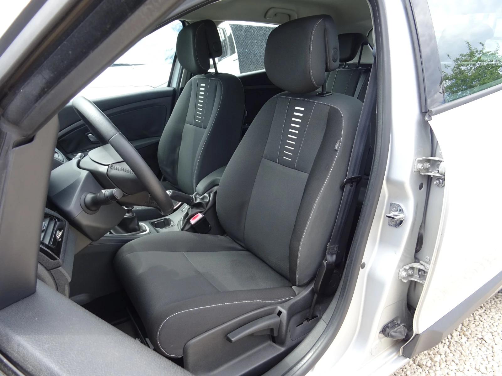 Renault Megane 1.5dci Attractice , снимка 11 - Автомобили и джипове - 55240725