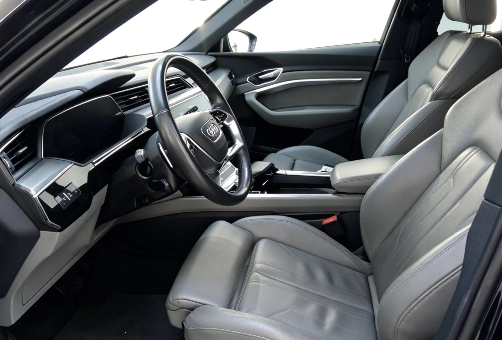 Audi E-Tron E-tron 55 Quattro , снимка 5 - Автомобили и джипове - 55382265