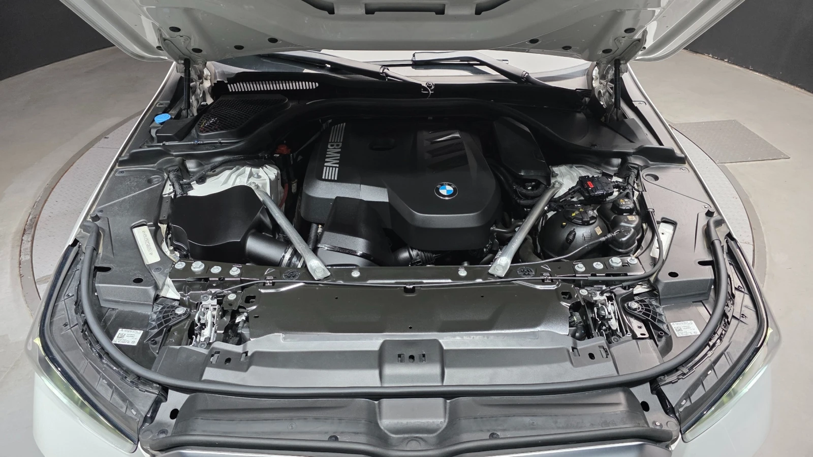BMW 520, снимка 7 - Автомобили и джипове - 55477639