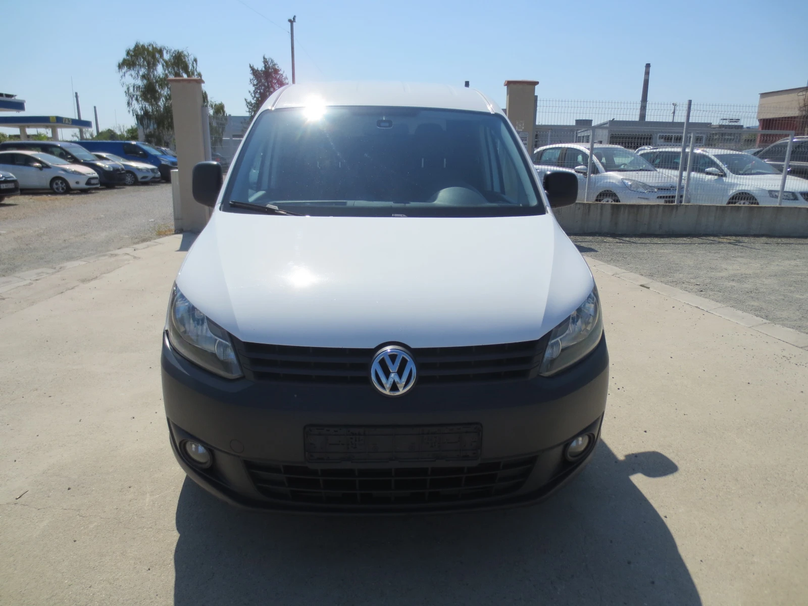 VW Caddy 1.6 TDI* МАКСИ* , снимка 2 - Автомобили и джипове - 55642680
