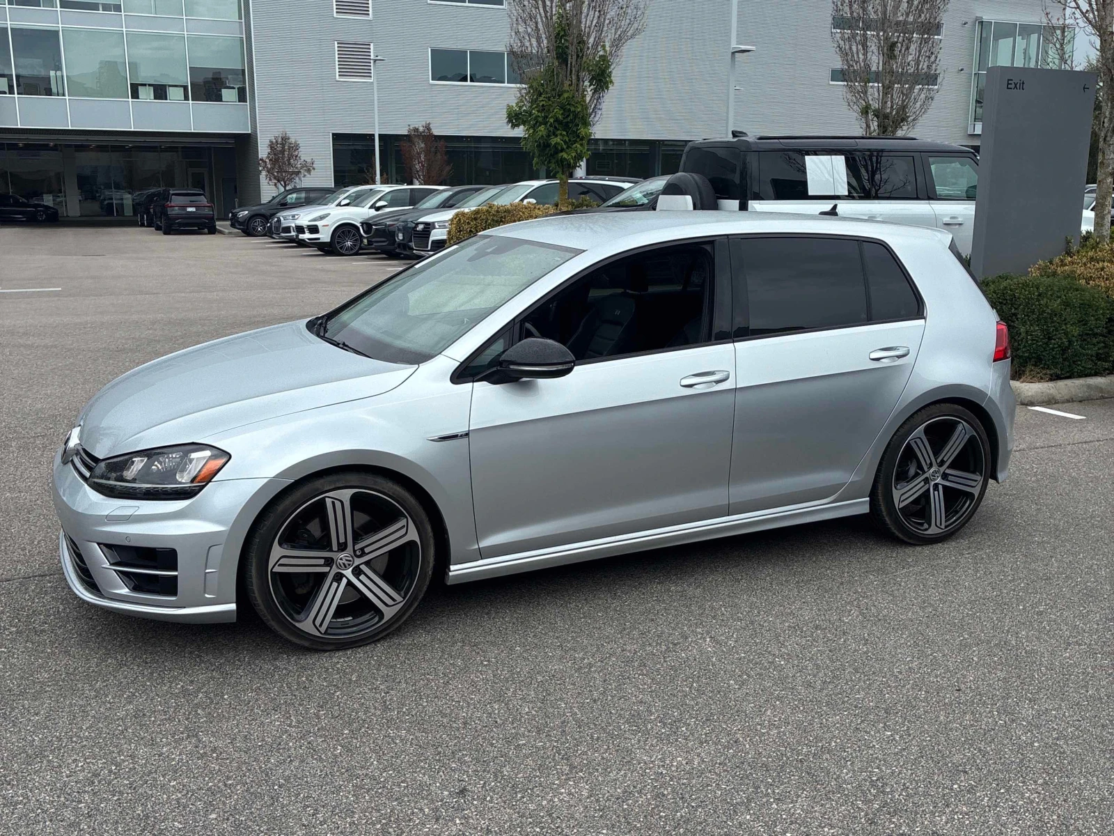 VW Golf * 5dr HB DSG * CARFAX * БЕЗ ПЪРВОНАЧАЛНА ВНОСКА, снимка 2 - Автомобили и джипове - 55884228