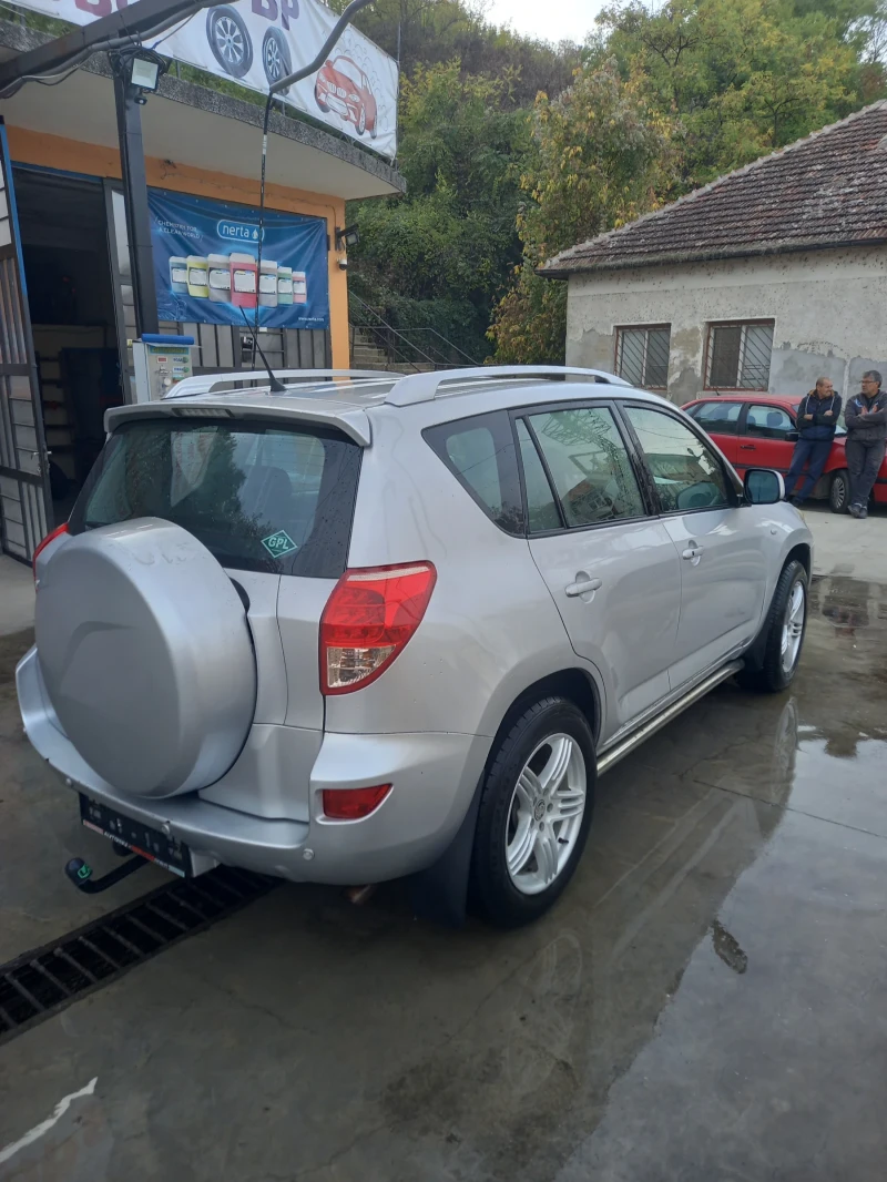 Toyota Rav4 Automat Gaz 4x4, снимка 5 - Автомобили и джипове - 48227351