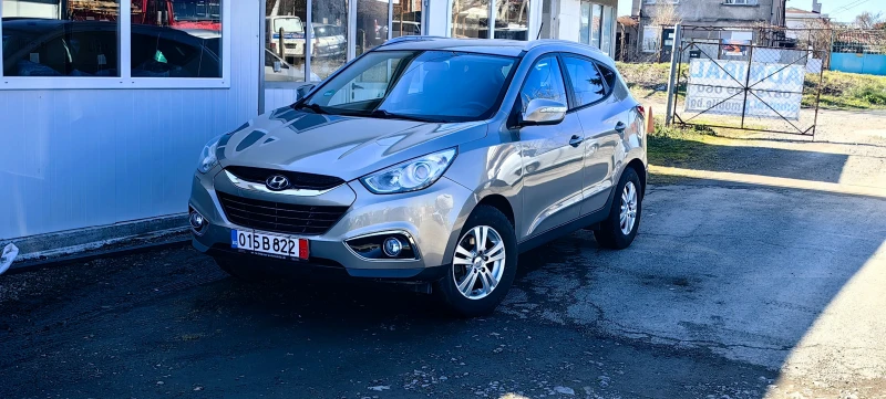 Hyundai IX35 2.0i 2wd automat , снимка 1 - Автомобили и джипове - 49411095