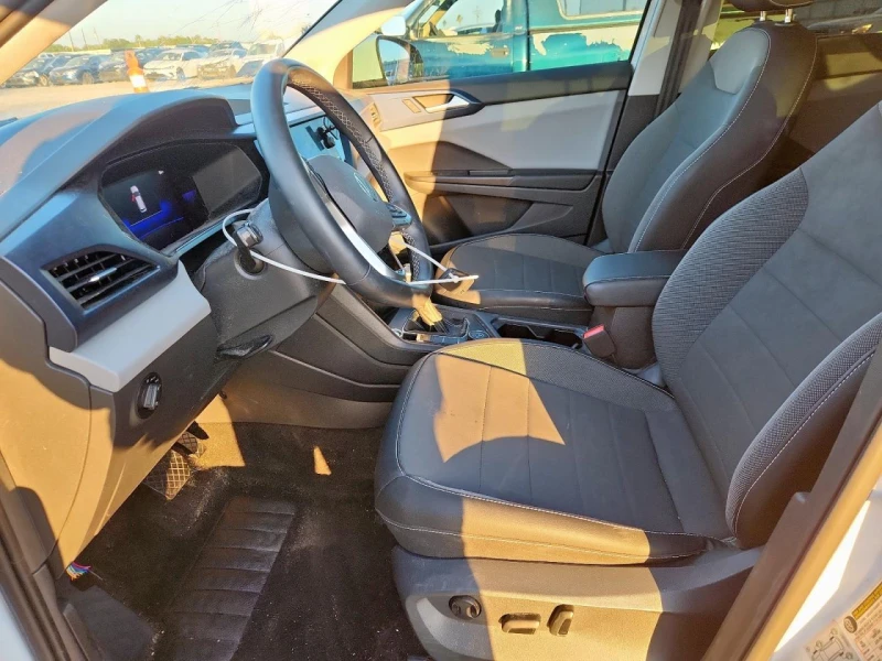 VW Taos SE 4MOTION, снимка 7 - Автомобили и джипове - 53278136